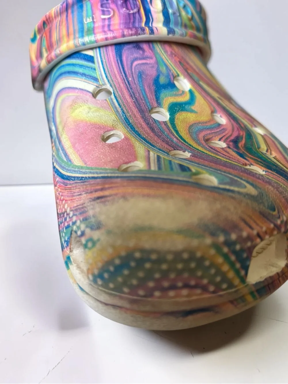 Crocs Classic Out of This World II Clog Kids J2 Rainbow Pastel Marble Swirl